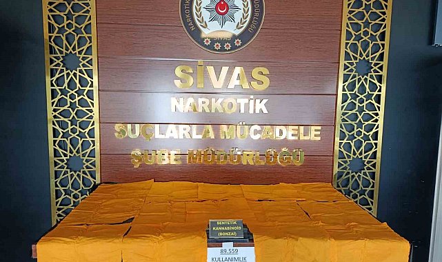 Sivas'ta 89 bin 559 adet kâğıda emdirilmiş uyuşturucu madde ele geçirildi