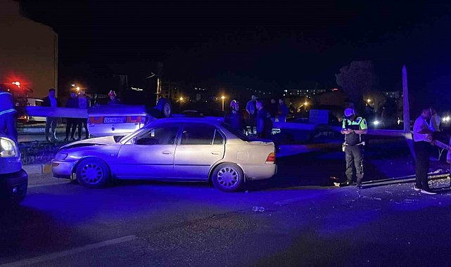 Sivas'ta iki otomobil çarpıştı: 2'si çocuk 5 yaralı