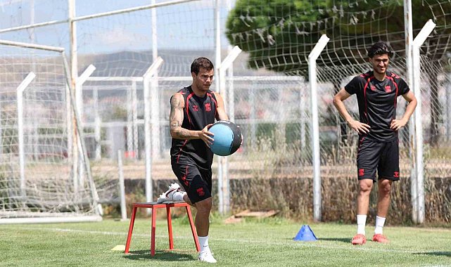 Sivasspor, çift idmanla yeni sezona hazırlanıyor