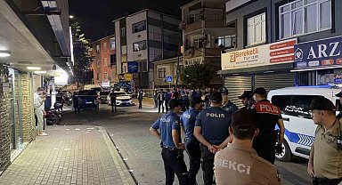 Sokak ortasında silahlı kavga: 1'i yoldan geçen vatandaş olmak üzere 3 kişi yaralandı
