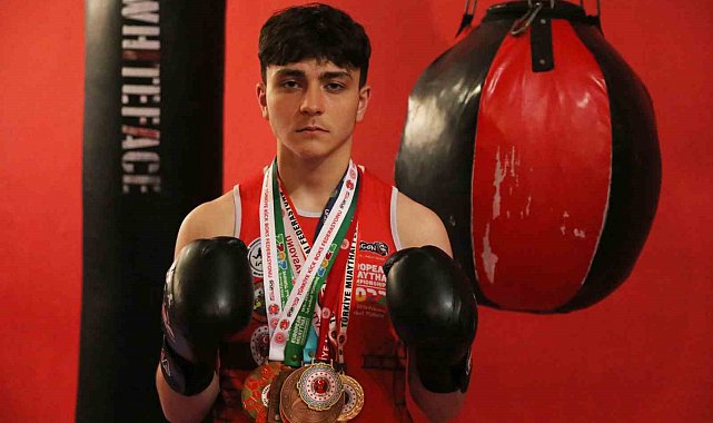 Sokaktan geçerken gördüğü spor salonu hayatını değiştirdi: Şimdi dünya şampiyonluğu peşinde