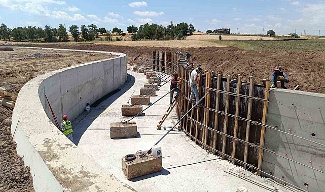Sosun Deresi'nde taşkın koruma çalışmaları sürüyor