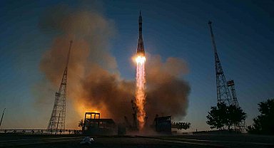 Soyuz uzay aracı ile Uluslararası Uzay İstasyonu'na bir astronot ve iki kozmonot gönderildi