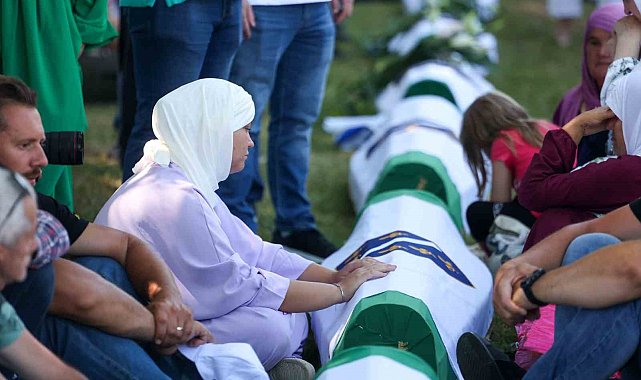 Srebrenitsa Soykırımının 31. yıl dönümü: 10 cenaze daha toprağa verildi