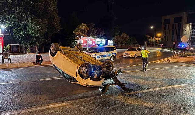 Takla atan otomobil sürücüsü olay yerinden kaçtı