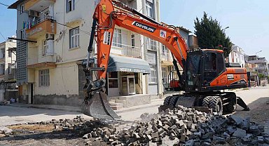 Tarsus'ta 17 sokak 10 bin ton sıcak asfaltla yenilendi