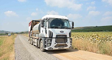 Tarsus'ta kırsal yollar sathi asfaltla yenileniyor