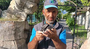 Temizlik işçisinden yürek ısıtan davranış