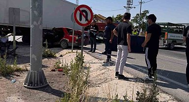 Tır ile otomobil çarpıştı: 2 ölü, 2 yaralı