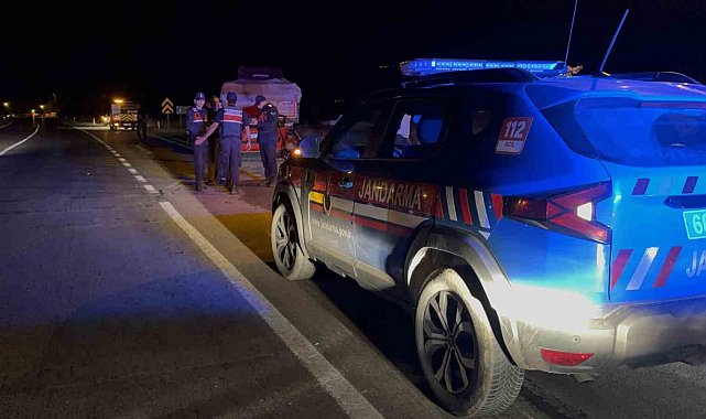 Tırın dorsesine otomobili ile çarpan 21 yaşındaki sürücü yaşam savaşını kaybetti