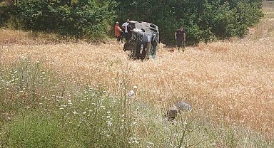 Tokat'ta kontrolden çıkan hafif ticari araç takla attı: 5 yaralı