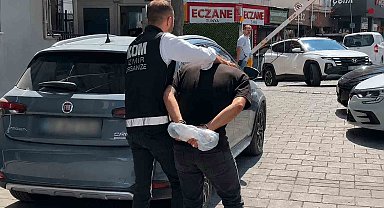 Torbalı'da oto galeriyi kurşunlayan 2 şüpheli tutuklandı