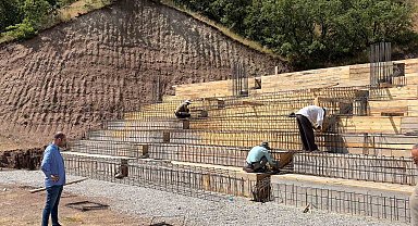 Tosya'da inşa edilen güreş sahası ile düğün salonunda çalışmalar sürüyor