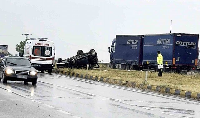 Tosya'da otomobil takla attı: 2 yaralı