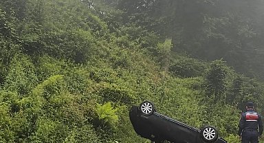 Trabzon'da otomobil uçuruma yuvarlandı: 2 Yaralı