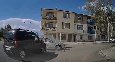 Trafik kazası anbean araç kamerasında