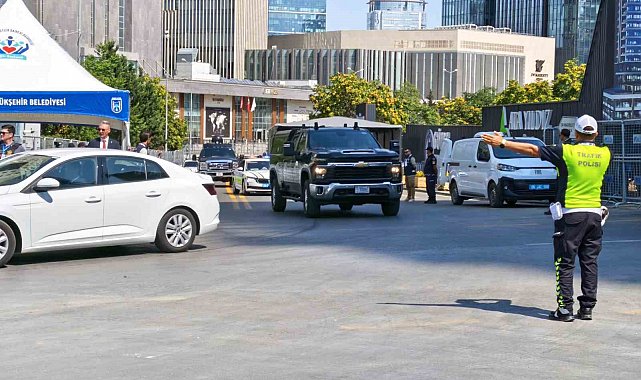 Trump 'Canavar' ile otelden ayrıldı