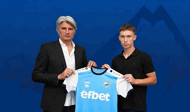 Türk futbolcu Burak Akıncı, PFC ARDA ile profesyonel sözleşme imzaladı