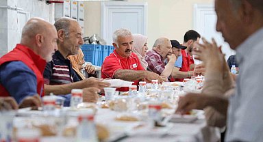 Türk Kızılay'dan huzurevi sakinlerine anlamlı ağırlama
