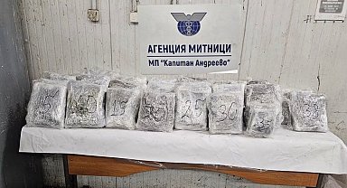 Türkiye'ye sokulmak istenen 47 kilo esrar sınırda ele geçirildi