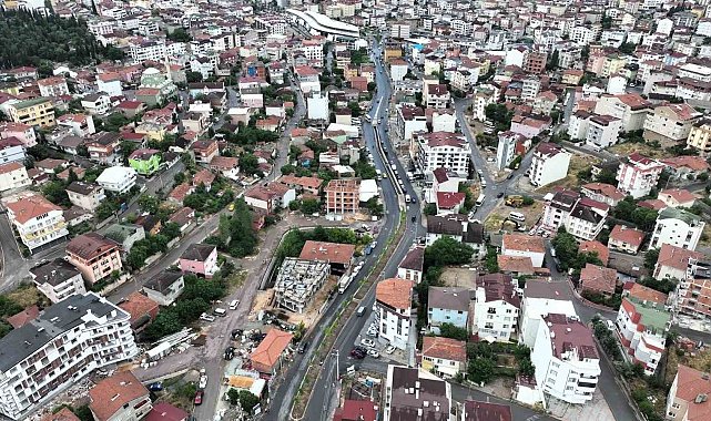 Uğur Mumcu Caddesi modern kimliğine kavuşuyor