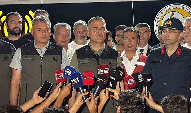 Vali Akbıyık: "Orman yangını için 417 personel ve 126 araçla mücadelemiz sürüyor"