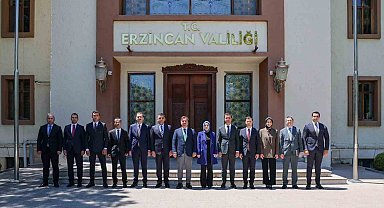 Vali Aydoğdu, yeni atanan vali yardımcıları ve kaymakamlarla toplantı yaptı
