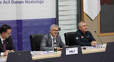 Vali Çelik: "Ruhsatsız ve ruhsata aykırı hiçbir yapıya müsaade etmemeliyiz"