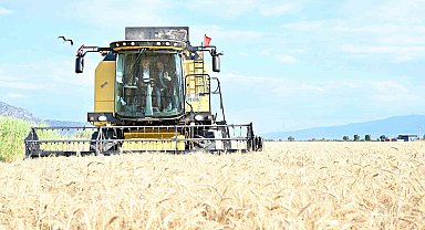 Vali Köşger Acıpayam'da bereket hasadına katıldı