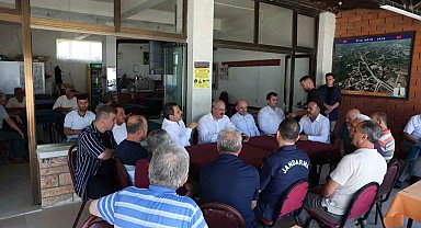 Vali Ömer Toraman Etili Köyü'nde vatandaşlarla bir araya geldi