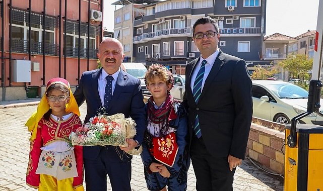 Vali Varol, Yenipazar'da kurumları ziyaret edip vatandaşlarla buluştu