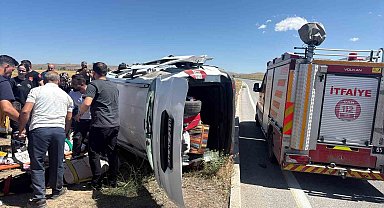 Van'da araçlar çarpıştı: 8 yaralı