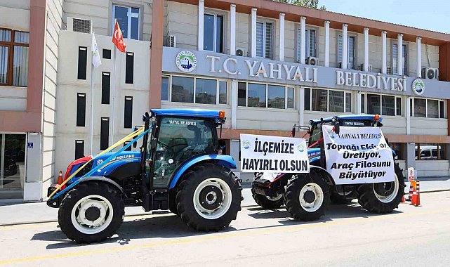 Yahyalı Belediyesi araç filosunu güçlendirdi: 2 yeni traktör hizmete alındı