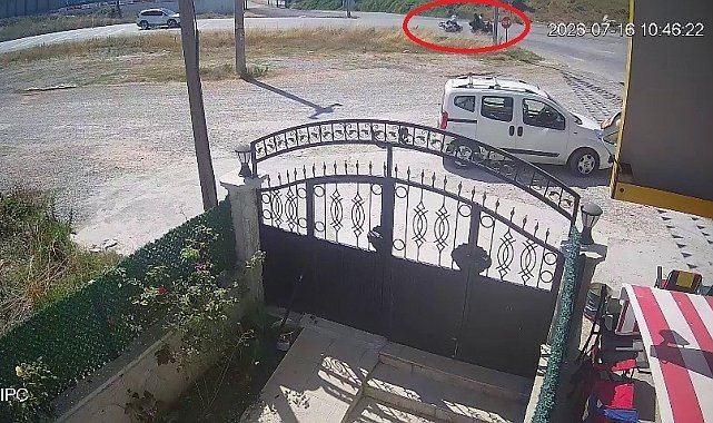Yalova'da karı kocanın öldüğü kaza anı saniye saniye kameraya yansıdı