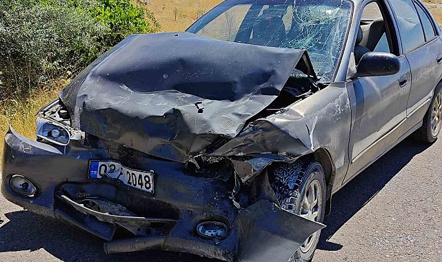Yalvaç'ta otomobiller kafa kafaya çarpıştı: 1 yaralı