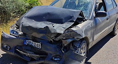 Yalvaç'ta otomobiller kafa kafaya çarpıştı: 1 yaralı