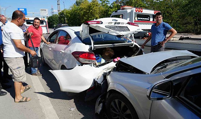 Yavaşlayan trafik zincirlemeye kazaya sebep oldu: 1'i çocuk 3 yaralı