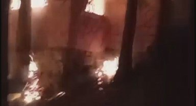 Yaylada 2 katlı evden yükselen alevler ormana sıçramadan söndürüldü