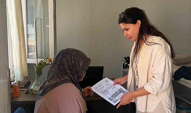 Yayladağı'nda "Her Gebeye Bir Ebe" uygulamasıyla ev ziyaretleri sürüyor