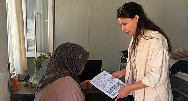 Yayladağı'nda "Her Gebeye Bir Ebe" uygulamasıyla ev ziyaretleri sürüyor