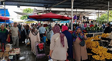 Yaz meyve ve sebzeleri tezgahları süsledi