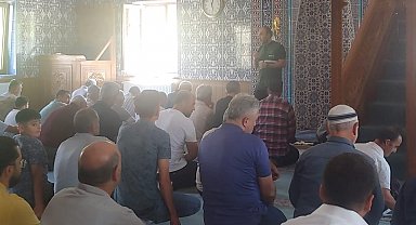 Yeşilay'dan cami cemaatine bağımlılıkla mücadele bilgilendirmesi