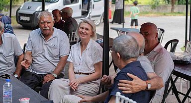 Yetiştirme yurdunda kalan vatandaşlar yıllar sonra aynı sofrada buluştu