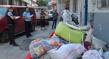 Yıldırım'da çöp ev temizlendi, 5 ton çöp çıktı