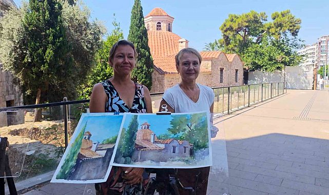 Yıllardır yaşadıkları Antalya'nın tarihini tuvale taşıyorlar