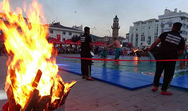 Yozgat'ta 15 Temmuz, ata sporu Karakucak Güreşleri ile anıldı