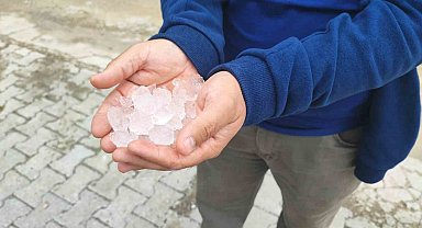 Yozgat'ta dolu tarım alanlarını vurdu, köylüler afet bölgesi ilanı istedi