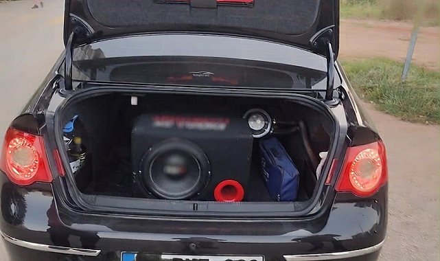 Yüksek sesli müzik ve abartı egzozla araç kullanan sürücülere 113 bin 719 TL ceza