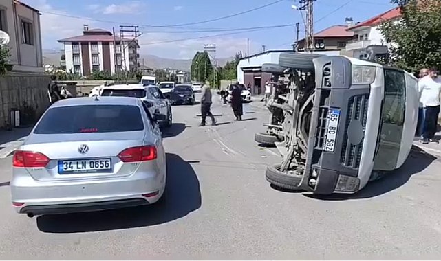 Yüksekova'da trafik kazası: 3 yaralı