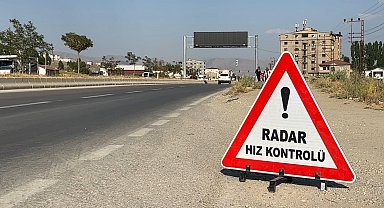 Yüksekova'da trafikte hız denetimi
